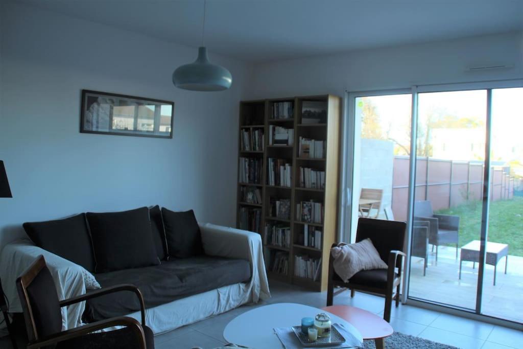 Jolie Chambre Dans Quartier Calme Eysines Exterior photo